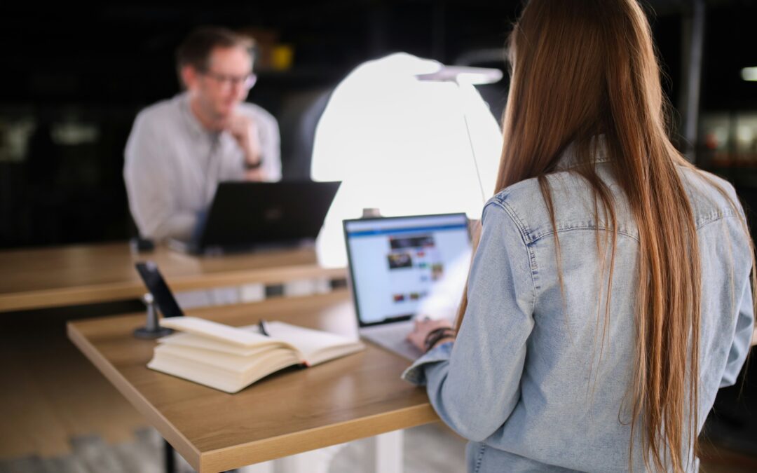 Benefits of Chiropractic for Desk Workers